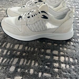 Dior men Cream and Black Sneakers